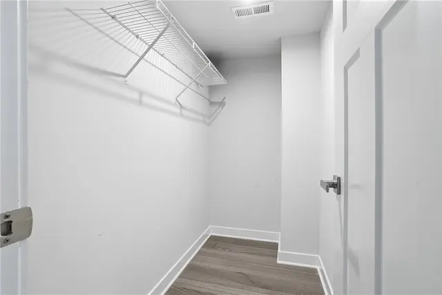9002 Hickory Rd gallery image 42