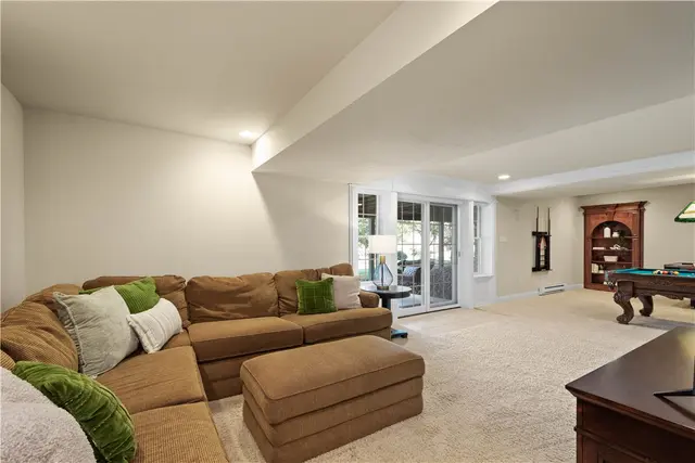 9002 Peregrine Dr gallery image 8