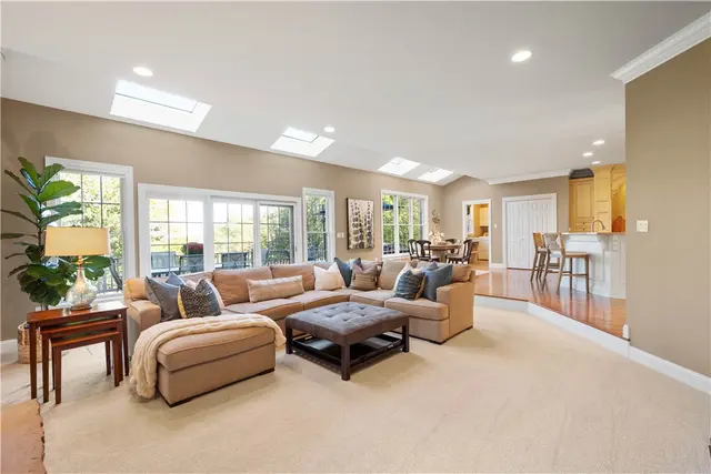 9002 Peregrine Dr gallery image 13