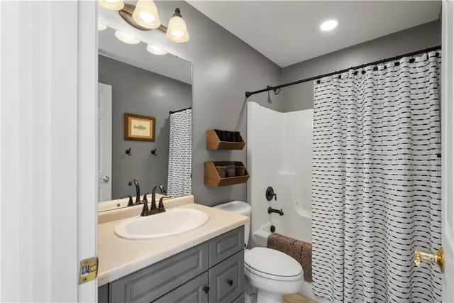 9002 Peregrine Dr gallery image 36