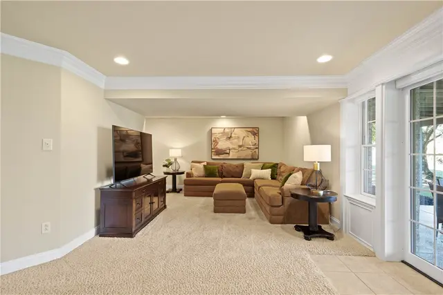 9002 Peregrine Dr gallery image 39