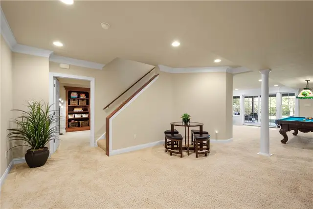 9002 Peregrine Dr gallery image 40