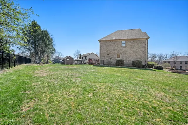 903 Poplar Place gallery image 13