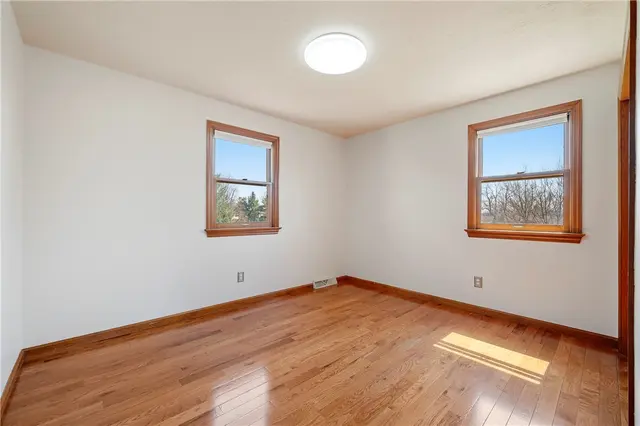 903 Poplar Place gallery image 16