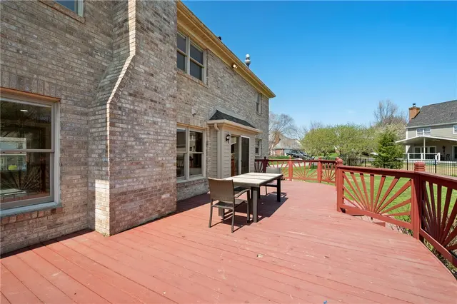903 Poplar Place gallery image 19