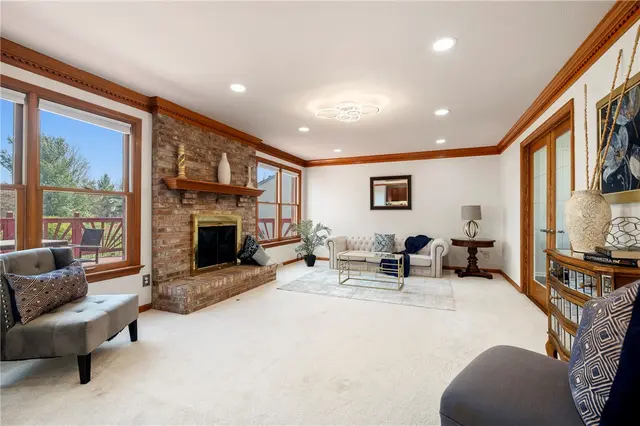903 Poplar Place gallery image 29