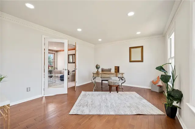 903 Poplar Place gallery image 33