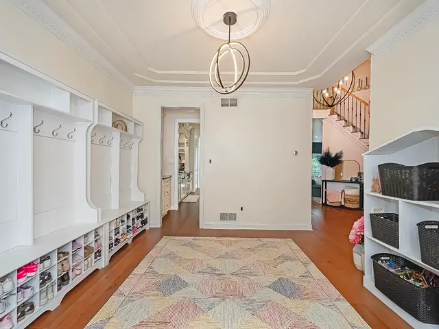 906 Big Bear Court gallery image 32