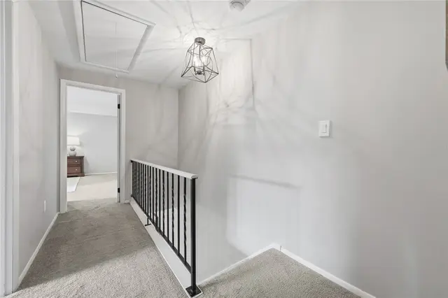 907 Camelot Drive gallery image 14