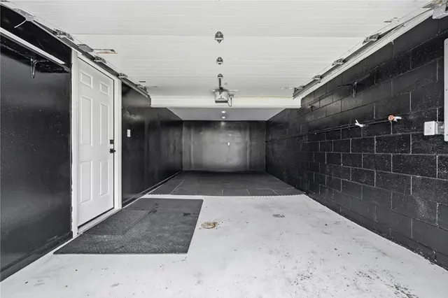 907 Camelot Drive gallery image 25