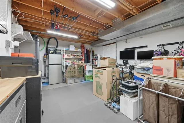 907 Cottingham Drive gallery image 14