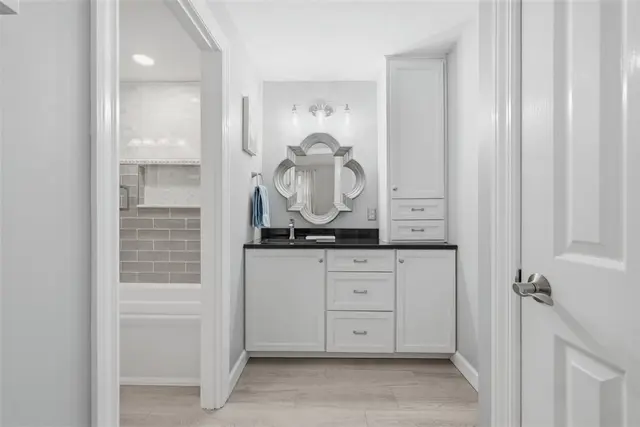 907 Cottingham Drive gallery image 19