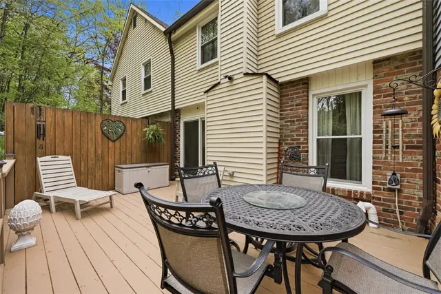 907 Cottingham Drive gallery image 21
