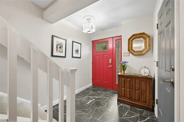 907 Cottingham Drive gallery image 25