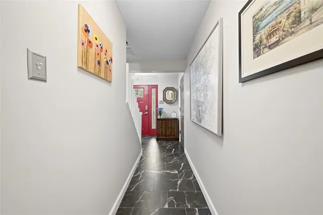 907 Cottingham Drive gallery image 28