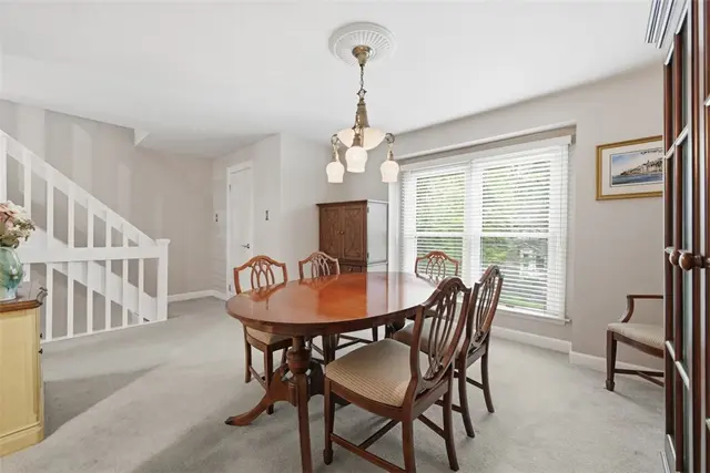 907 Cottingham Drive gallery image 39