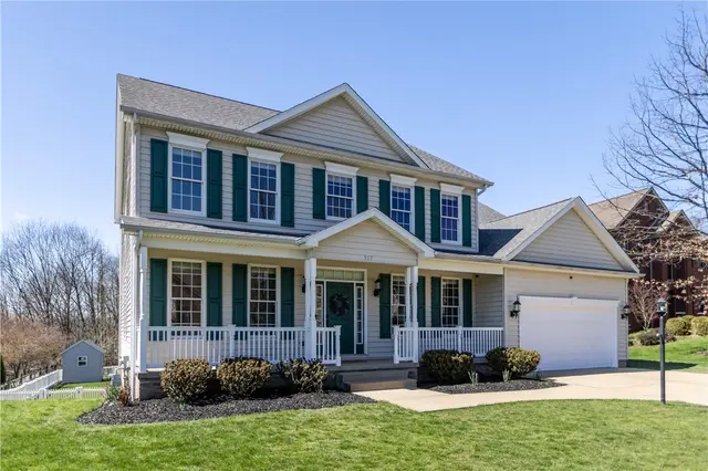907 Gregory Ct gallery image 2