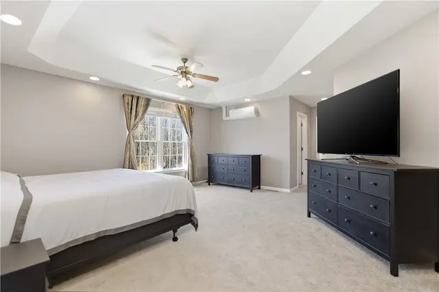 907 Gregory Ct gallery image 8