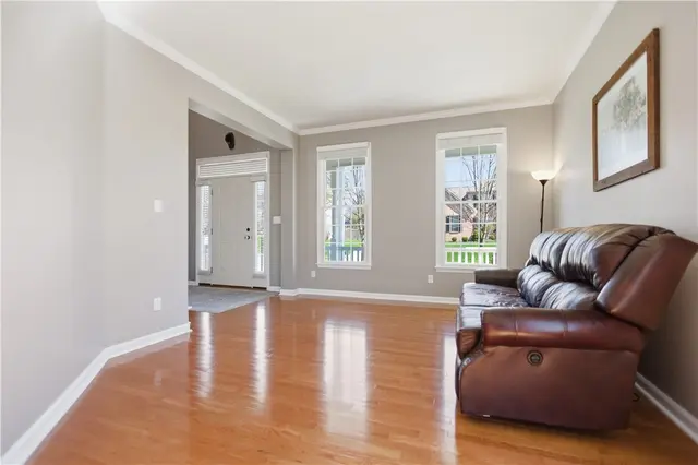 907 Gregory Ct gallery image 13