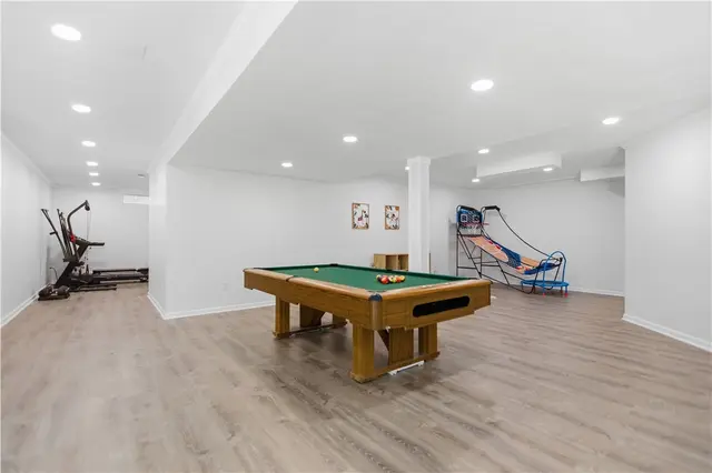 907 Gregory Ct gallery image 14