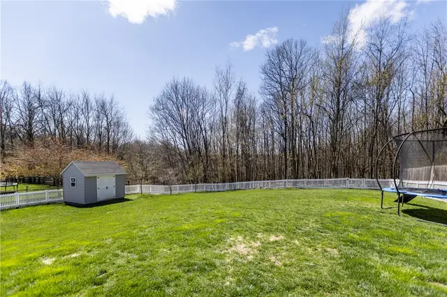 907 Gregory Ct gallery image 15