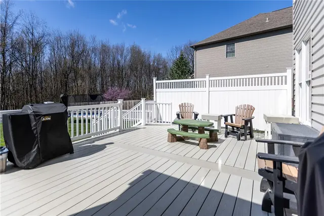 907 Gregory Ct gallery image 18