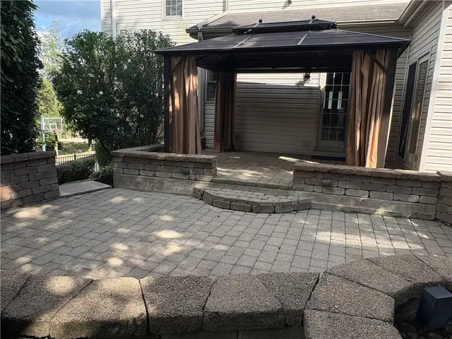 91 Celtic Ash Ct gallery image 24