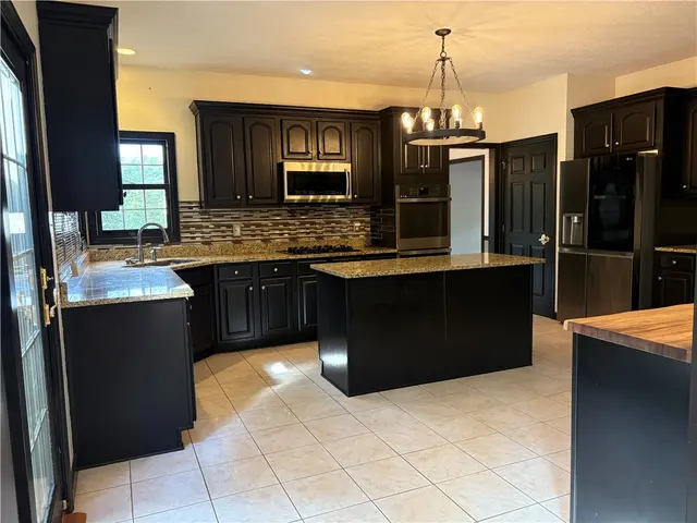 91 Celtic Ash Ct gallery image 33