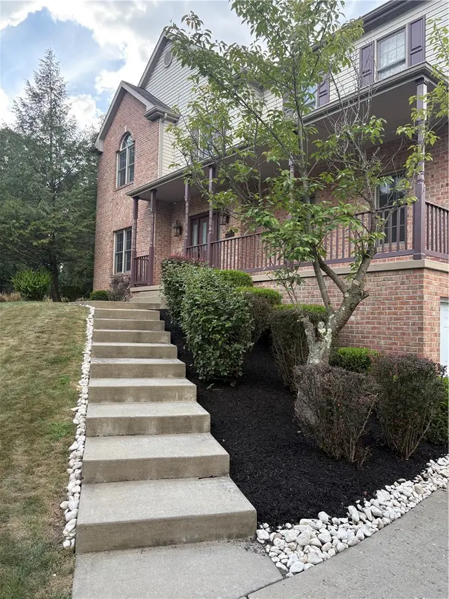 91 Celtic Ash Ct gallery image 35