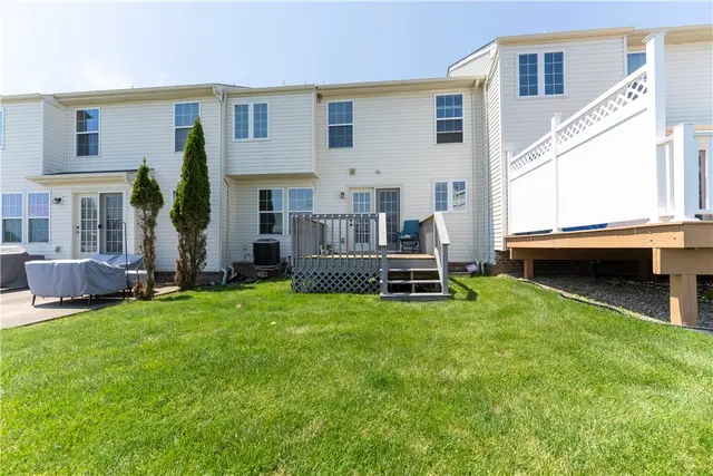 91 Kensington Dr gallery image 16