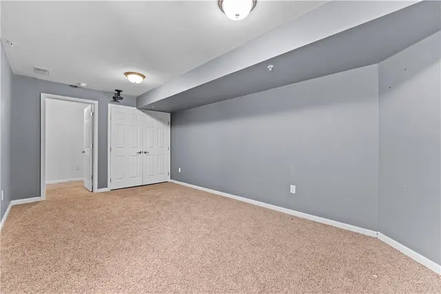 91 Kensington Dr gallery image 30