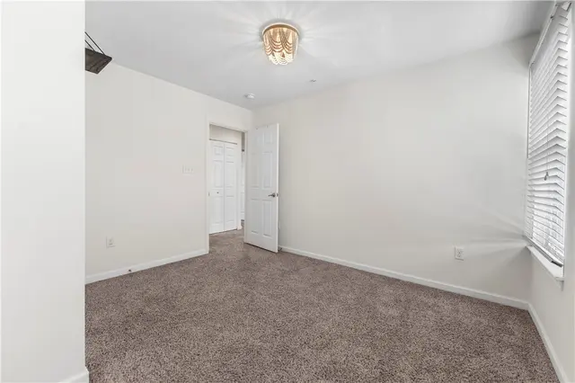 91 Kensington Dr gallery image 44