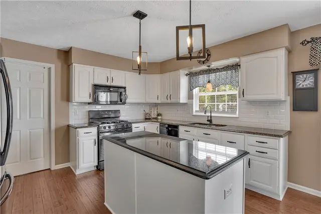 9107 Cherry Blossom Dr gallery image 19