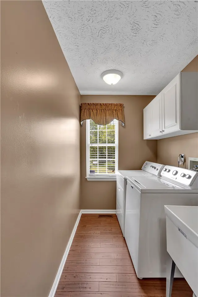 9107 Cherry Blossom Dr gallery image 24