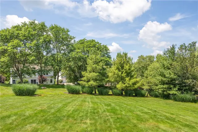 9107 Cherry Blossom Dr gallery image 28