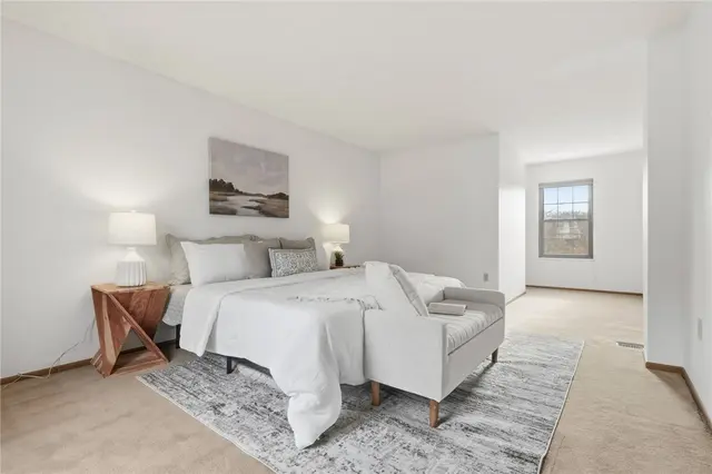 912 Glenwood Court gallery image 26