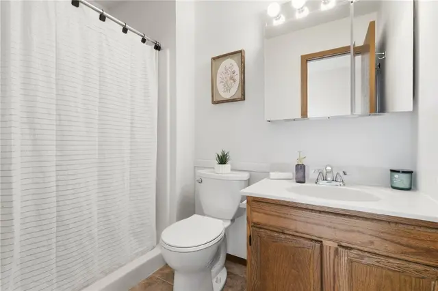 912 Glenwood Court gallery image 28
