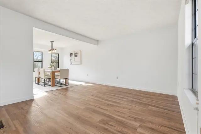 912 Glenwood Court gallery image 38