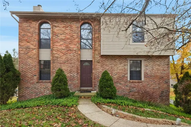912 Glenwood Court