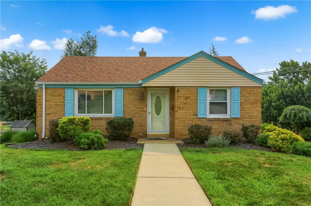 9144 Saginaw Dr