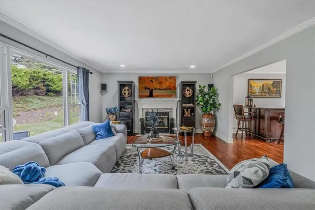 916 White Water Dr gallery image 27