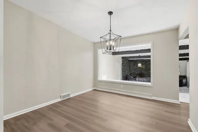 9218 Oak COURT gallery image 9