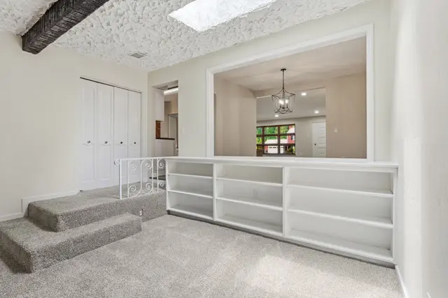9218 Oak COURT gallery image 18