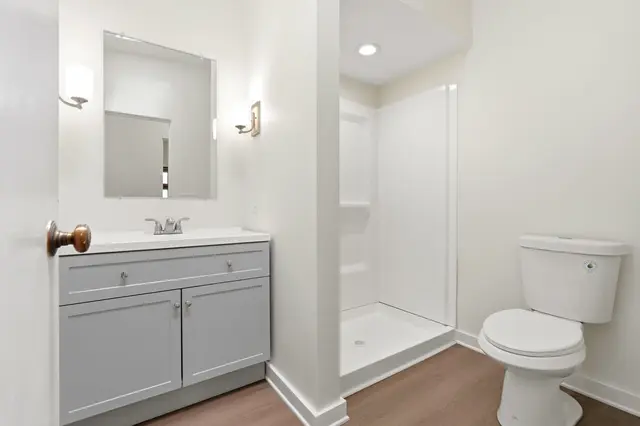 9218 Oak COURT gallery image 21