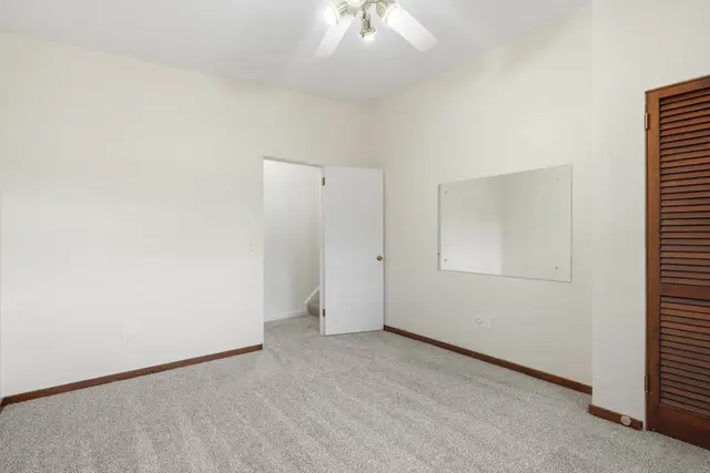 9218 Oak COURT gallery image 28