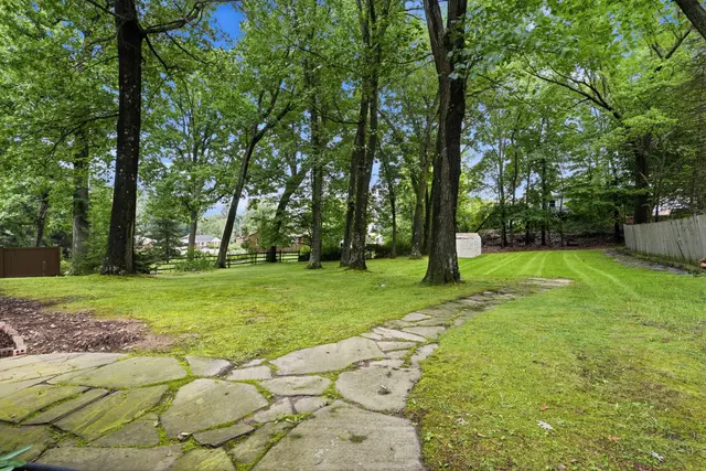 9218 Oak COURT gallery image 31