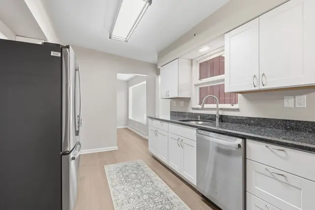 9218 Oak COURT gallery image 33