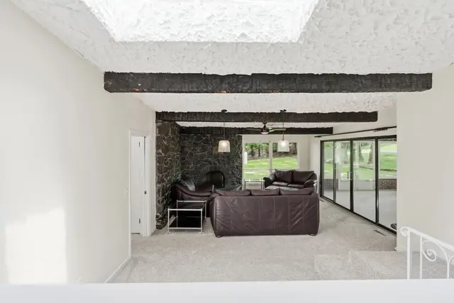 9218 Oak COURT gallery image 37