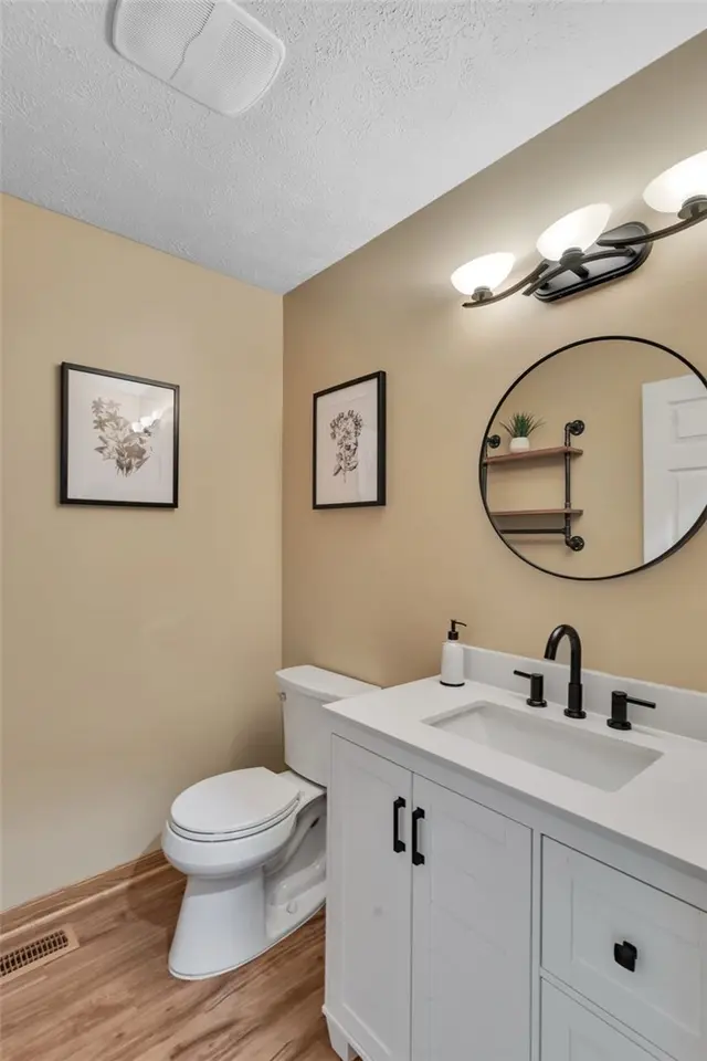 9227 Marshall Rd gallery image 35