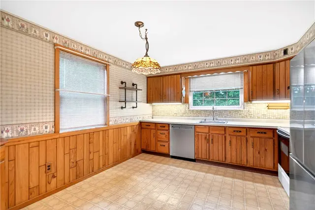 9229 Lancelot Dr gallery image 4